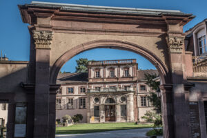 Porche du Château de la Neuenbourg ©Vincent Schneider